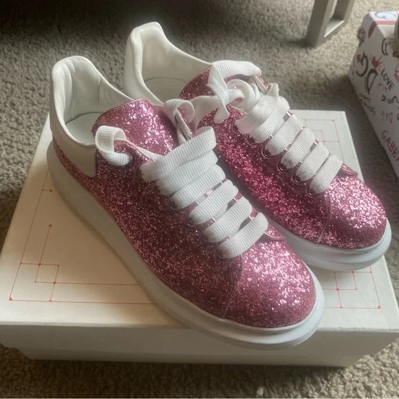 Alexander McQueen Oversized Sneaker in Glitter Pink - Picture 1 of 10